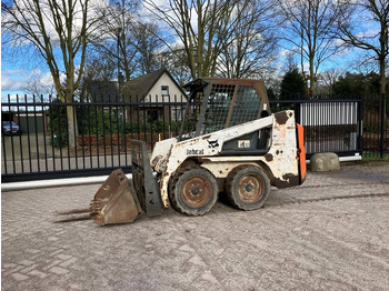 Chargeuse sur pneus BOBCAT