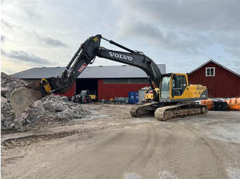 Pelle sur chenille VOLVO EC240BLC