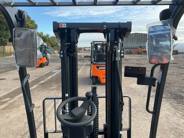 Chariot élévateur électrique Doosan B35X-7 PLUS: photos 12