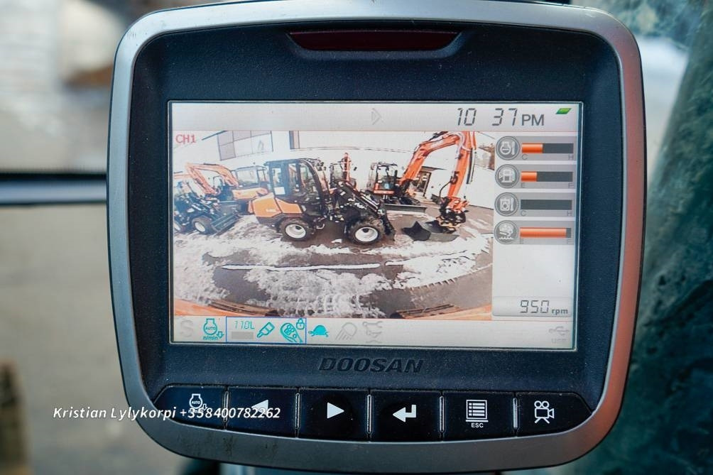 Pelle sur chenille Doosan DX140LCR-5 PYÖRITTÄJÄLLÄ: photos 17