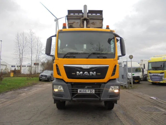 Camion benne MAN TGS 35.400 8X4 RHD: photos 6