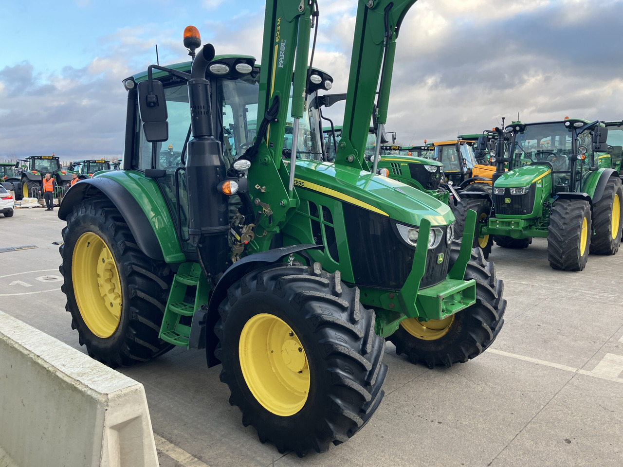 Tracteur agricole John Deere 6120M: photos 7