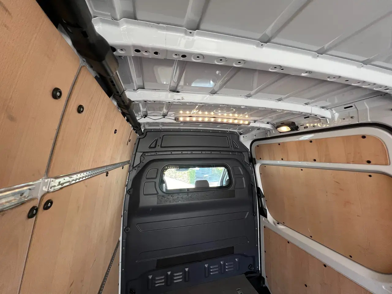 Mercedes-Benz Sprinter 317 L3H2 (39.750ex) 3.5T SLEEP|CARPLAY|CAMERA|PTS - crédit-bail Mercedes-Benz Sprinter 317 L3H2 (39.750ex) 3.5T SLEEP|CARPLAY|CAMERA|PTS: photos 10