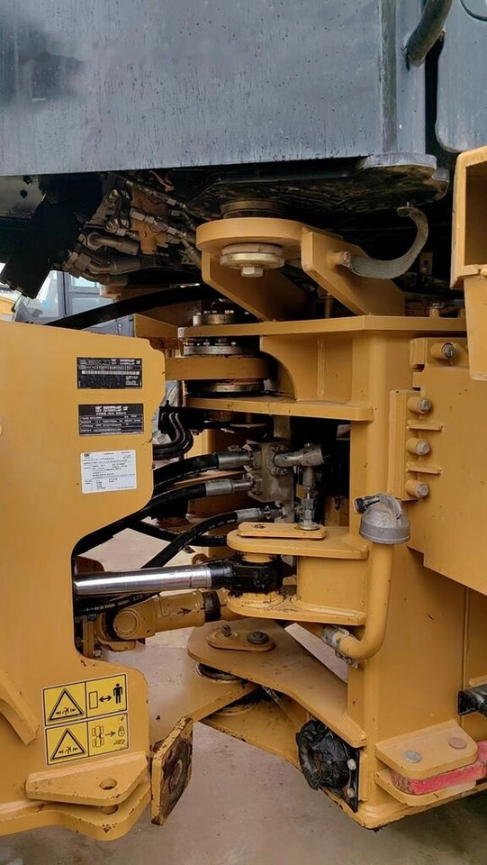 Chargeuse sur pneus Caterpillar 950GC: photos 6