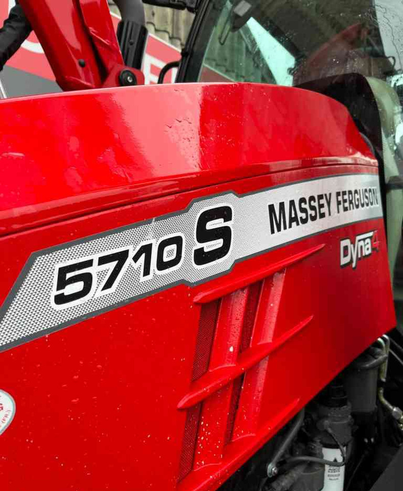 Tracteur agricole Massey Ferguson 5710S Dyna-4 Essential Voorlader Tractoren: photos 6