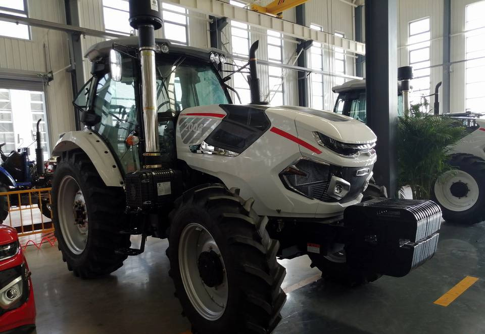 Tracteur agricole neuf NEW MAXUS 200 HP Tractor 4x4 Warranty up to 10 Years  НОВИЙ MAXUS 200 К.с. Трактор 4x4 Гарантія до 10 Років  NOWY MAXUS 200 KM Ciągnik 4x4 Gwarancja do 10 LAT: photos 6