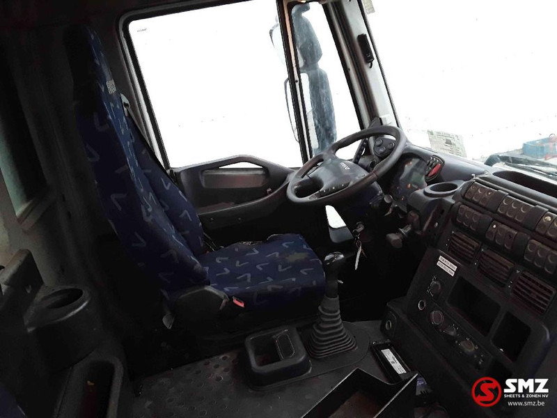 Camion plateau, Camion grue Iveco Trakker 360 6x4 manual chassis: photos 6