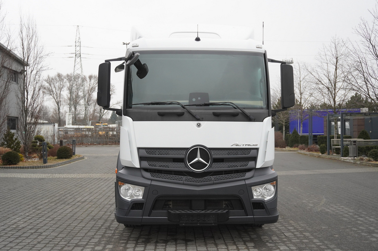 Châssis cabine MERCEDES-BENZ Actros 1824 / 9.1 m chassis / sleeping cabin: photos 8