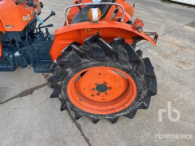 Micro tracteur KUBOTA L2201 2WD Tracteur Utilitaire: photos 18