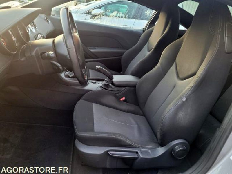 Voiture Peugeot RCZ - 2010 - 152265 KM: photos 9