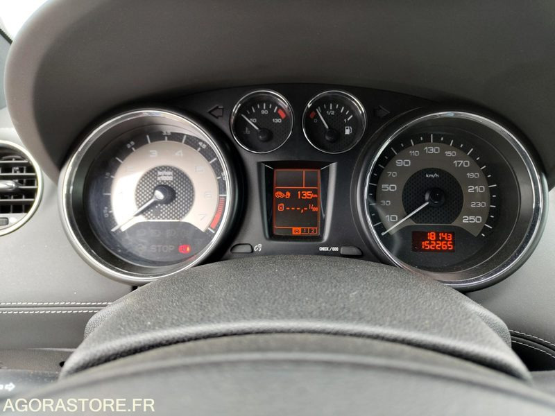 Voiture Peugeot RCZ - 2010 - 152265 KM: photos 7