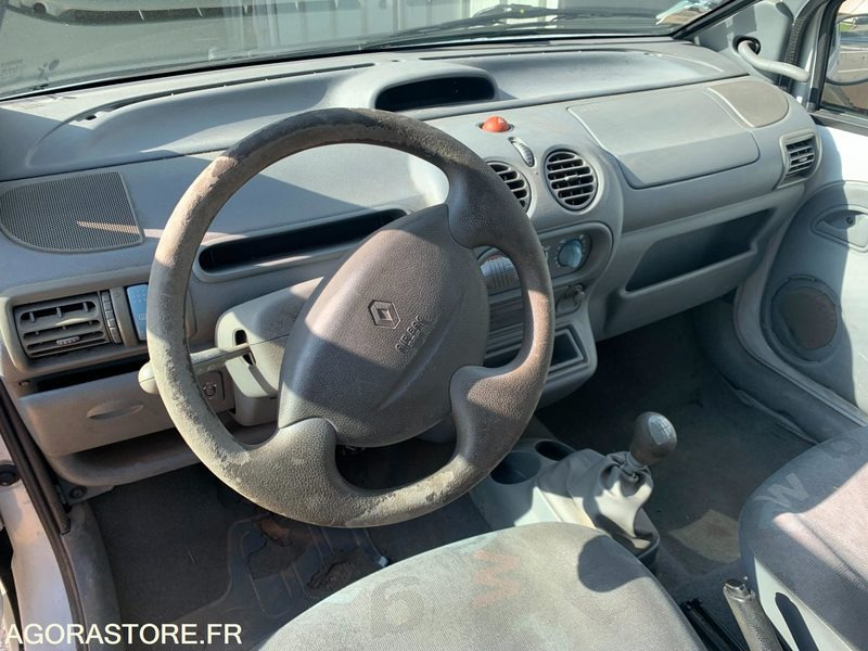 Voiture Renault Twingo - 2005 - 107 200 kms - 212 BMD 06: photos 18