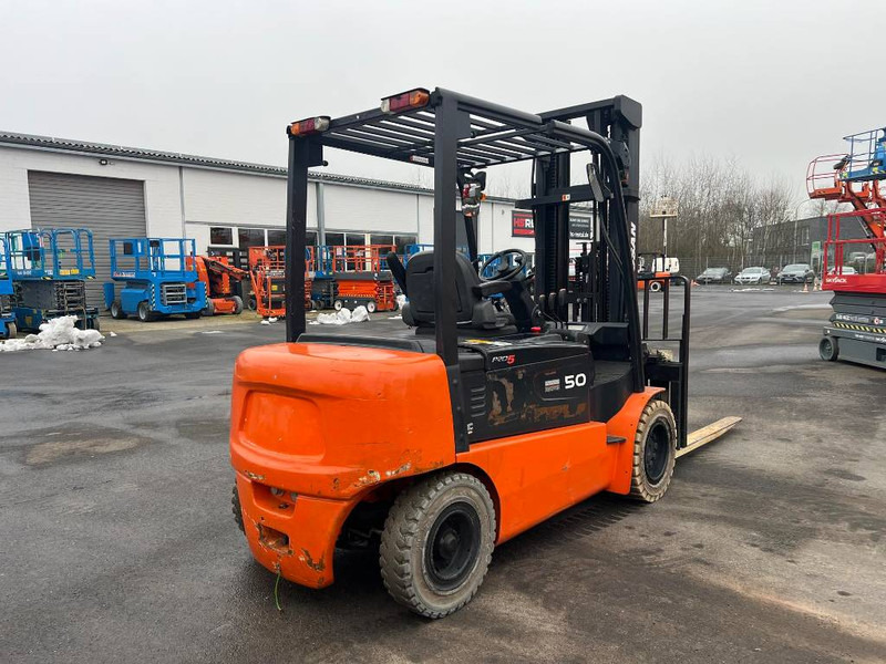 Doosan B50X5 5T 6m Triplex non-marking (1840) - crédit-bail Doosan B50X5 5T 6m Triplex non-marking (1840): photos 7