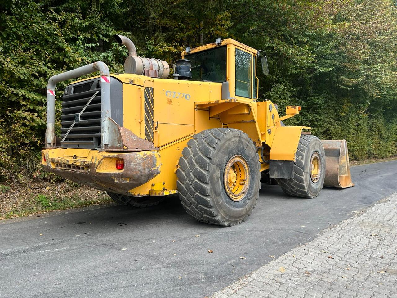 Chargeuse sur pneus VOLVO L 180 E: photos 7