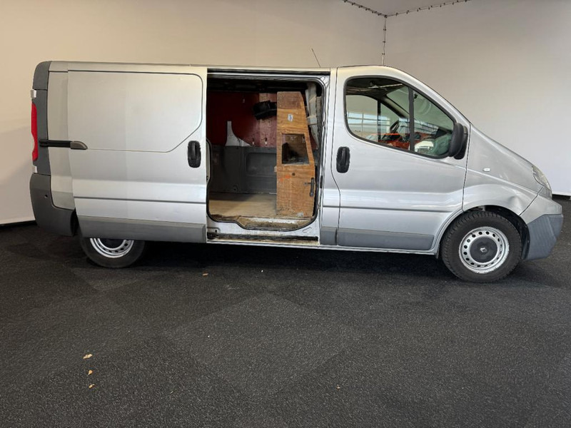 Fourgonnette Renault Trafic Trafic L2H1 T29 2.0 dCi 90 Airco: photos 13