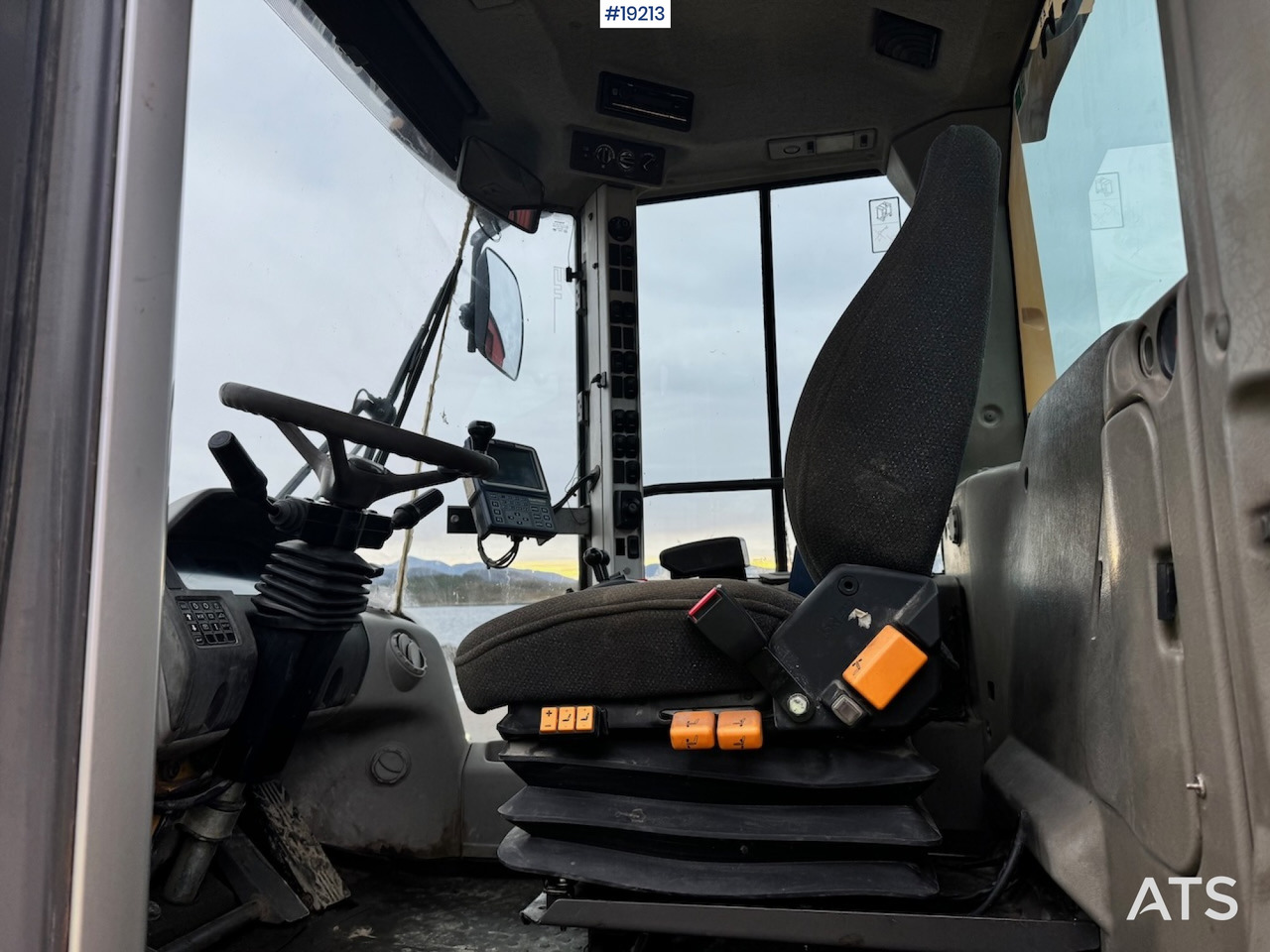 Chargeuse sur pneus Volvo L220F: photos 24